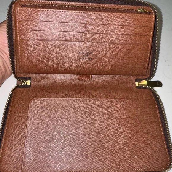 Louis Vuitton Brown and Gold Monogram Zip Wallet - Picture 5 of 16